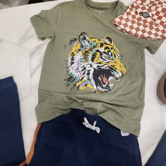 [CAT & JACK] boys Medium 8-10 cutest green shirt sleeve t-shirt w/  TIGER🐅 🐯 - Picture 11 of 16